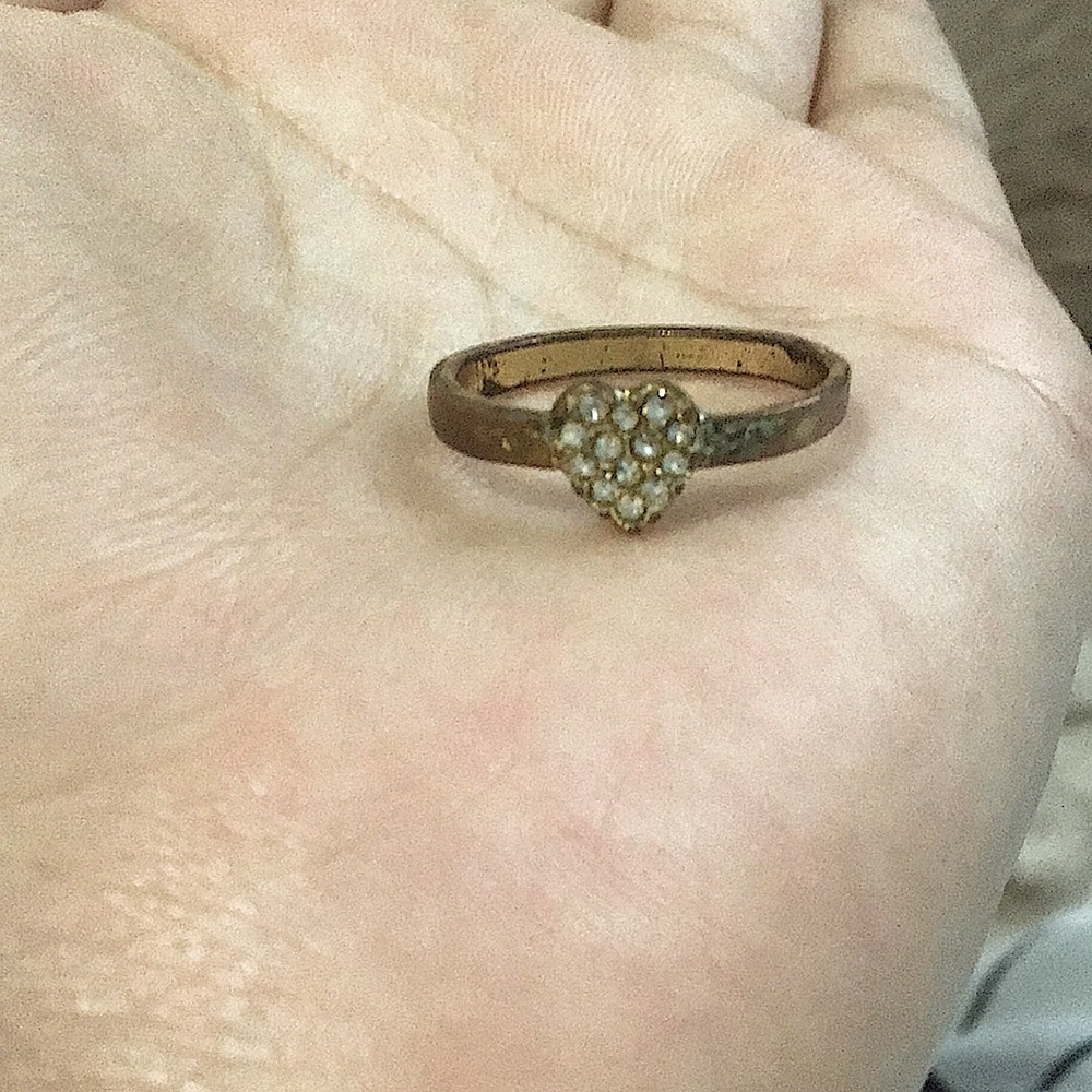 Forever 21 Ring, heart ring, Good quality, rose gold.